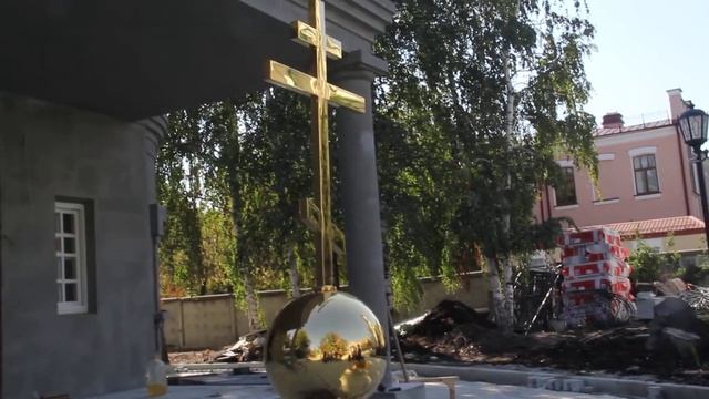 Освящение креста на купол Храма Всех Святых смотреть онлайн