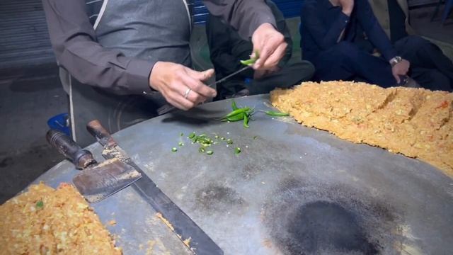Пакистанская УЛИЧНАЯ Еда: Баранина Тава КАЛЕДЖИ Фрай, Вкусная ЖАРЕНАЯ Рыба, Карахи ГОШТ, Тава ДАЛ.. смотреть онлайн