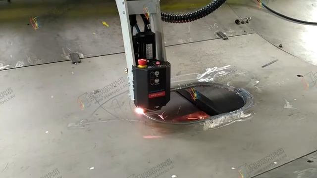 Установка MCM-4000 в работе