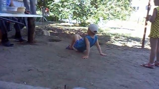 Прикол Ибица Малыши Зажигают .mp4 смотреть онлайн