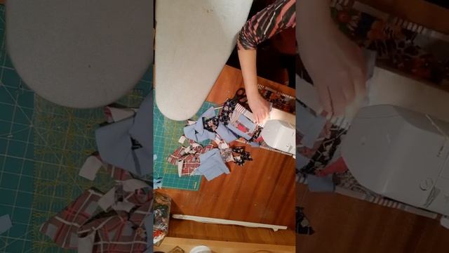 Шью без выкройки, собираю лоскуты в одно полотно в технике "Крейзиквилт" смотреть онлайн