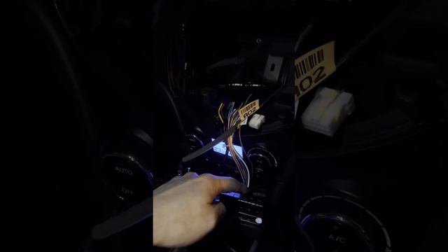 Замена штатной магнитолы Hyndai Solaris (ставим 2din Android) смотреть онлайн