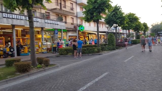 БИБИОНЕ ИТАЛИЯ. ГУЛЯЕМ ПО ГОРОДУ смотреть онлайн