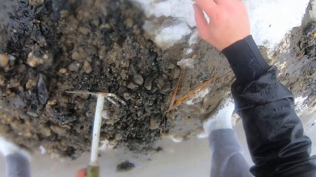 How to find your own SAND WORMS (Pre-season Striper Bait!!) смотреть онлайн