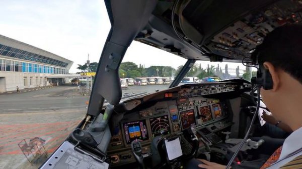AMAZING COCKPIT VIEW B737 800 // TAKE OFF JAKARTA LANDING GORONTALO