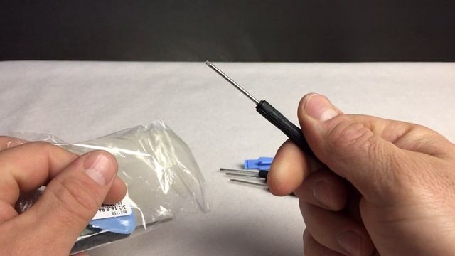 Как открутить болтики и разобрать Айфон (iphone). Отвертки для iphone смотреть онлайн