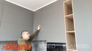 Как идеально установить кухню под натяжной потолок. Кухня в акриле. Потолок от самой мебели. Blum.