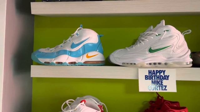 Одесса 13 сентября 2022. Моя коллекция кроссовок из 90-х со вставками рекламы тех лет. Sneakerhead.