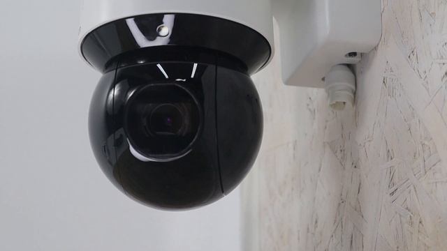 Компактная PTZ-камера HiWatch PTZ-N3A404I-D для проактивной защиты смотреть онлайн