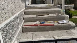 Гранитное крыльцо.Процесс укладки гранита.