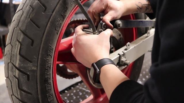 Complete Streetfighter Motorcycle Disassembly (1988 CBR600 Build Series Ep. 6) смотреть онлайн