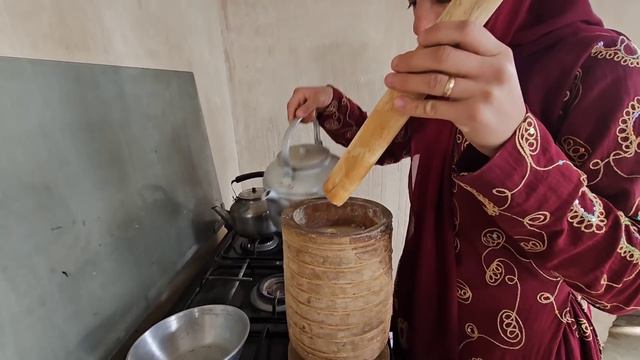 The Nomadic Family | A Documentary of Daily Life and Home Maintenance смотреть онлайн