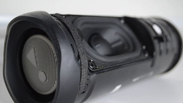 Колонка JBL FLIP 5 LFM 60% Bass Test РЕАКЦИЯ НА ПЕСНИ ВСË КАЗАЛОСЬ МИЛО смотреть онлайн