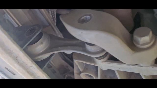 Установка новой опоры Мавико на Lada Vesta смотреть онлайн