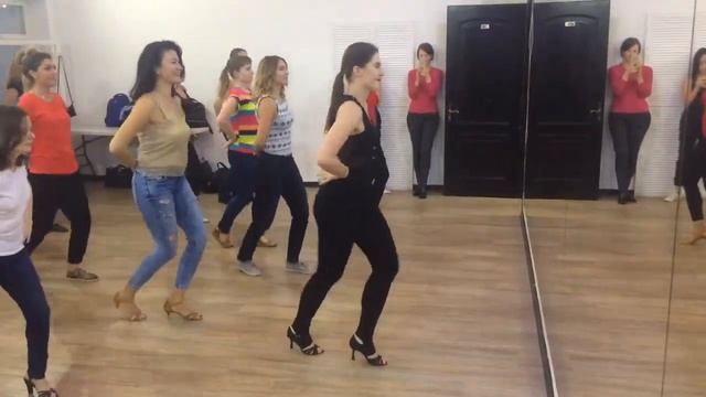 Мастер-класс Латина-соло. Юлиана Гарифова. Школа Crazy Salsa смотреть онлайн