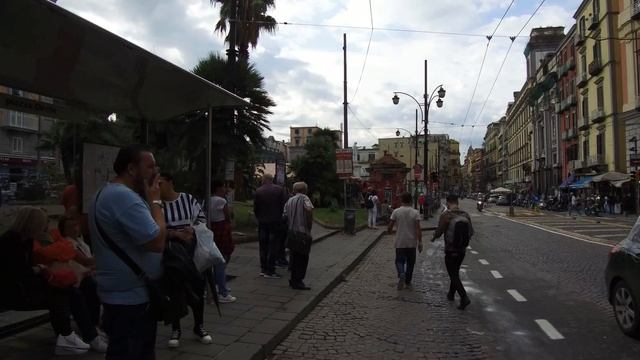 Walk around Naples Italy. [4K] Piazza Garibaldi - Cattedrale di San Gennaro - Piazza Dante. смотреть онлайн