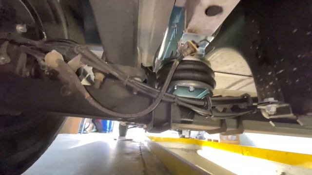 Ultimative Komfort-Upgrade für dein Wohnmobil: Dunlop Luftfeder Z8 DC Sprinter W1V 910, 2018-, FWD смотреть онлайн