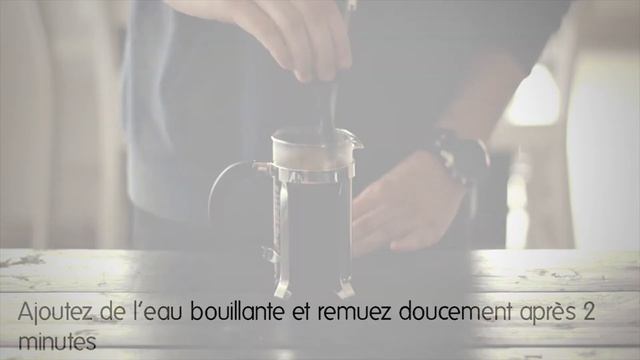 Préparer un bon café JAVA avec une cafetière смотреть онлайн