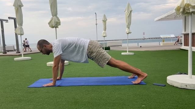 В этом видео очень плохой звук, но .. смотреть онлайн