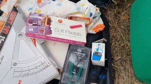 Глазам не верю !Это всё на улице в Австралии .Не свалка , а барахолка . Тонны вещей.Обзор находок