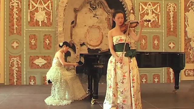 Terwey plays Mozart Rondo C major K. 373 смотреть онлайн
