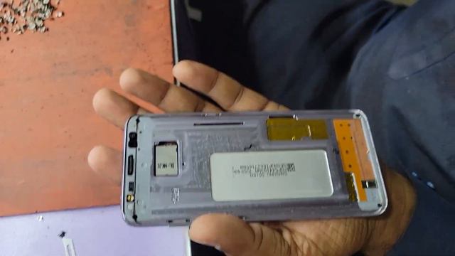 Замена экрана Restoring Old Samsung Cracked - Can it be Restored Restoration Destroyed Phone (1) смотреть онлайн