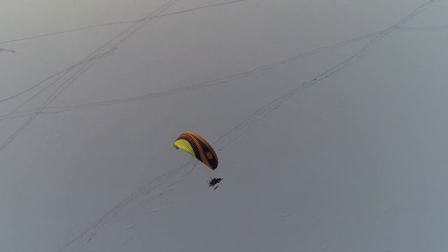 Полёты на параплане зимой. смотреть онлайн