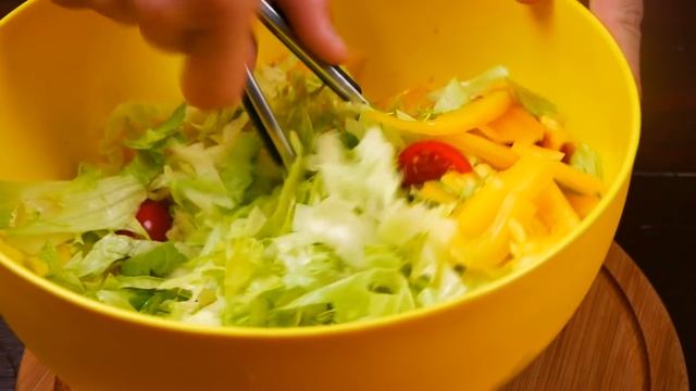 СТЕЙК ИЗ ОБЫЧНОЙ (НЕ МРАМОРНОЙ) ГОВЯДИНЫ   МРАМОРНАЯ ГОВЯДИНА VS ОБЫЧНАЯ.mp4