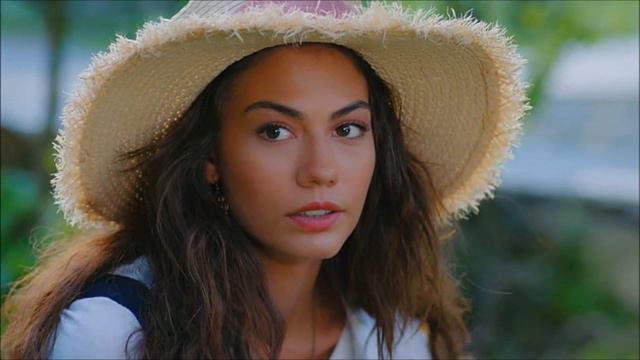 Demet Özdemir ha legami con la mafia? #demetözdemir #youtube смотреть онлайн