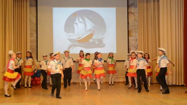 Видеоролик Танец Бескозырка белая смотреть онлайн