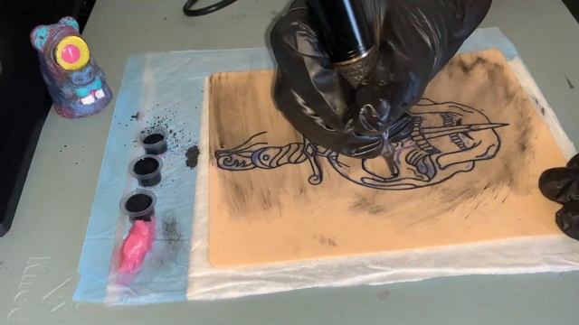 Traditional Style Skull Tattoo- Time Lapse- Tattoo 101 смотреть онлайн