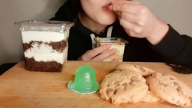 MUKBANG JELLY MILKA COOKIES AND CAKES *without Talking