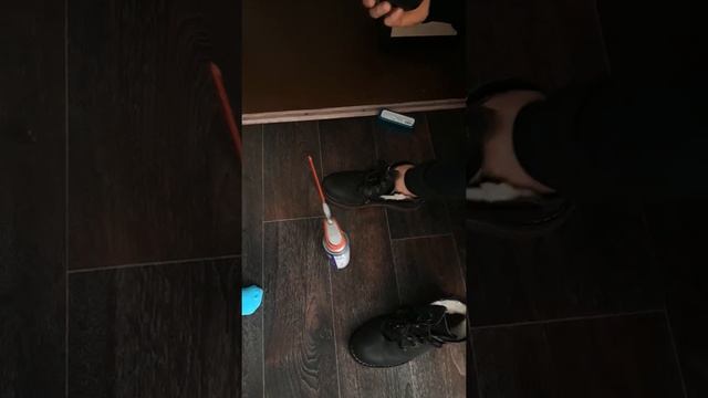 Блеск и защита обуви с помощью WD 40 смотреть онлайн