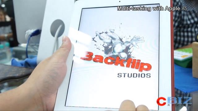 iPad 2 Multi tasking Test with Apple A5 смотреть онлайн