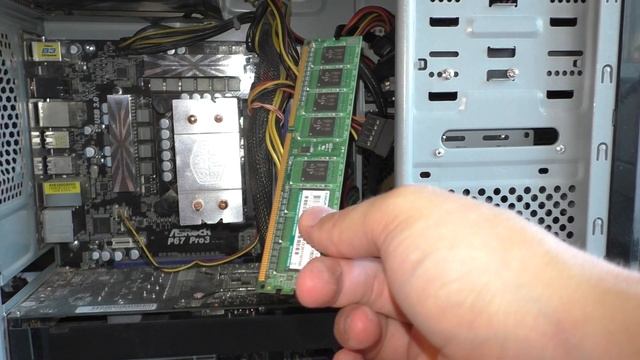 ЧЕРНЫЙ ЭКРАН при включении компьютера как исправить смотреть онлайн