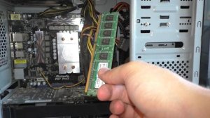 ЧЕРНЫЙ ЭКРАН при включении компьютера как исправить