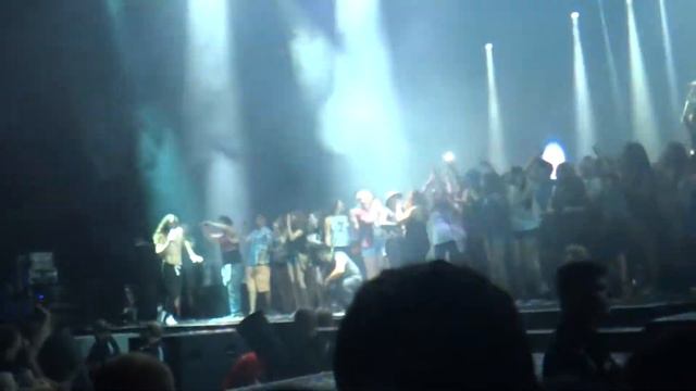 Closer to the Edge! Thirty Seconds to Mars! Dallas,Tx смотреть онлайн
