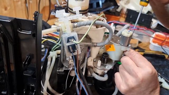 Krups ea89 после ремонта не выходит в режим готовности. смотреть онлайн