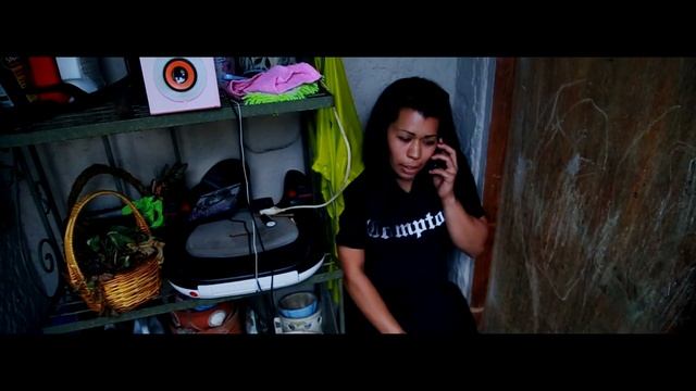 Doll-e GirL - So Hood смотреть онлайн