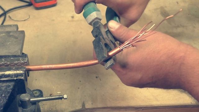 Как согнуть медную или латунную трубу без обжига, песка, льда, забытые хитрости смотреть онлайн