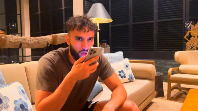 Young Millionaire Dates 2 Russian girls in Bali! смотреть онлайн