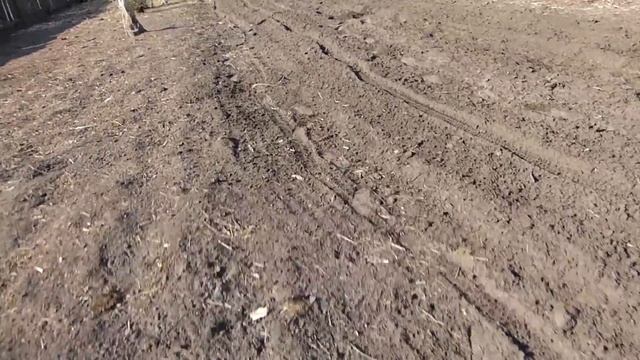 УСТАНАВЛИВАЕМ ФРЕЗУ И ФРЕЗЕРУЕМ МОТОБЛОКОМ . .. смотреть онлайн