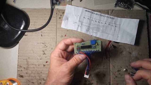 Индикатор уровня аудио сигнала на LM3915. Конструктор из Китая. смотреть онлайн