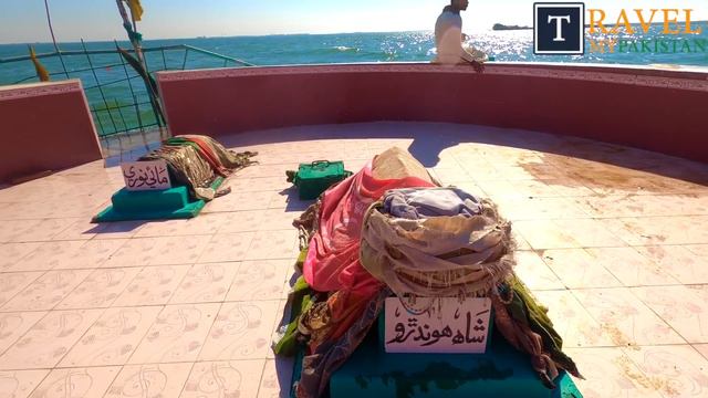 Noori Jam Tamachi | Keenjhar Lake |  How This Tomb Was Build In Water