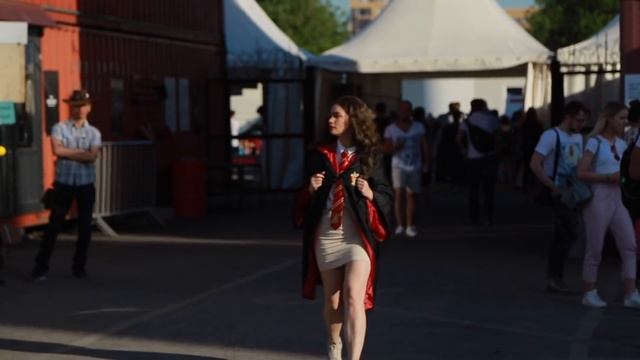 Встреча Руслана Усачева и Эммы Уотсон. Фанатка Гермиона на ВидФесте 2018 смотреть онлайн