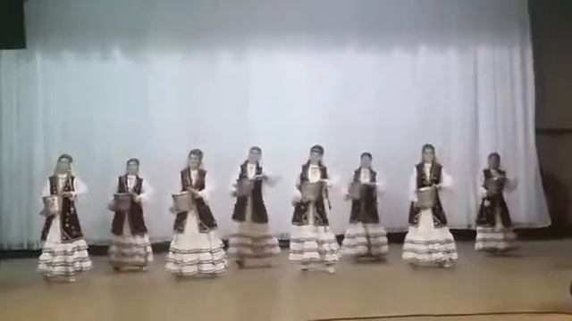 Сюрприз - Танец с ведрами смотреть онлайн