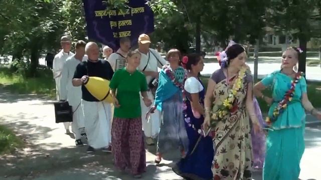 Выездная харинама в г. Асбест, 09.10.2014 смотреть онлайн