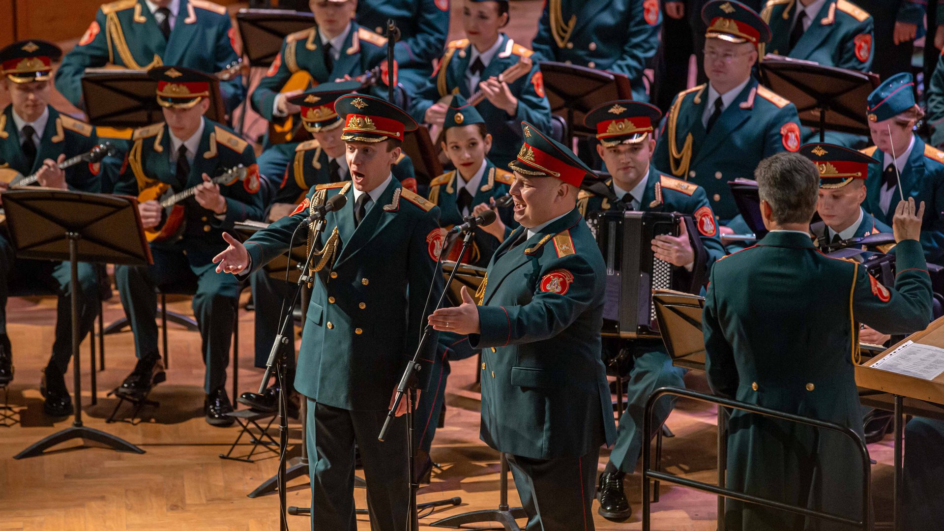 «Смуглянка», солисты – Алексей Скачков и Роман Валутов, май 2022 смотреть онлайн