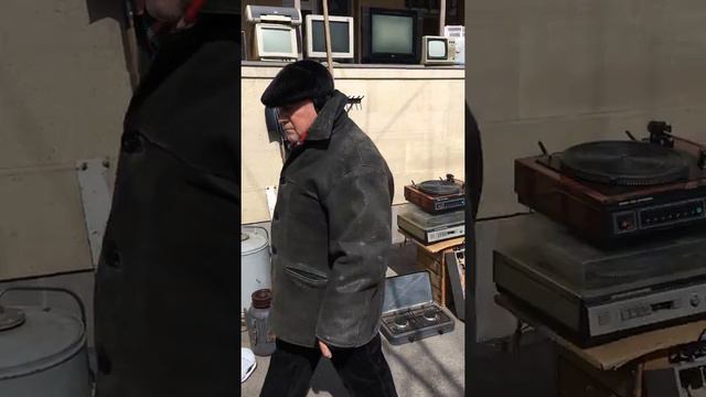 Барахолка в Ереване смотреть онлайн
