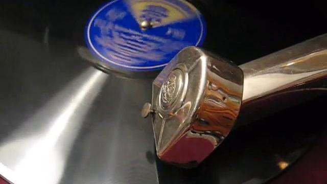 Greta Keller - Wenn die Sonne hinter den Dächern versinkt (1935) смотреть онлайн